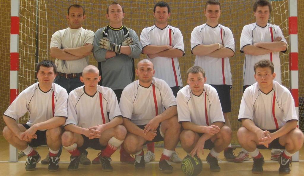 Ogólnopolski Turniej Piłki Nożnej Halowej Niesłyszących seniorów OSTROWIANKA CUP w dniu 8 maja 2010 r. w Ostrowie Wlkp. WKSN ŚWIT zajął I miejsce w grupie A i awansował do ćwierćfinału.