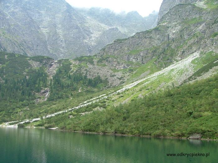 Nazwa Morskie Oko pochodzi podobno od niemieckich słów Meer (morze) i Auge (oko), którymi niemieccy osadnicy opisywali tatrzańskie jeziora.