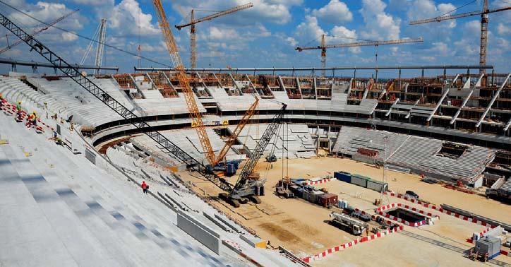 BUDOWNICTWO INŻYNIERYJNE Geoinżynieria Fot. 1. Stadion Narodowy nocą wej konstrukcji nowej areny.