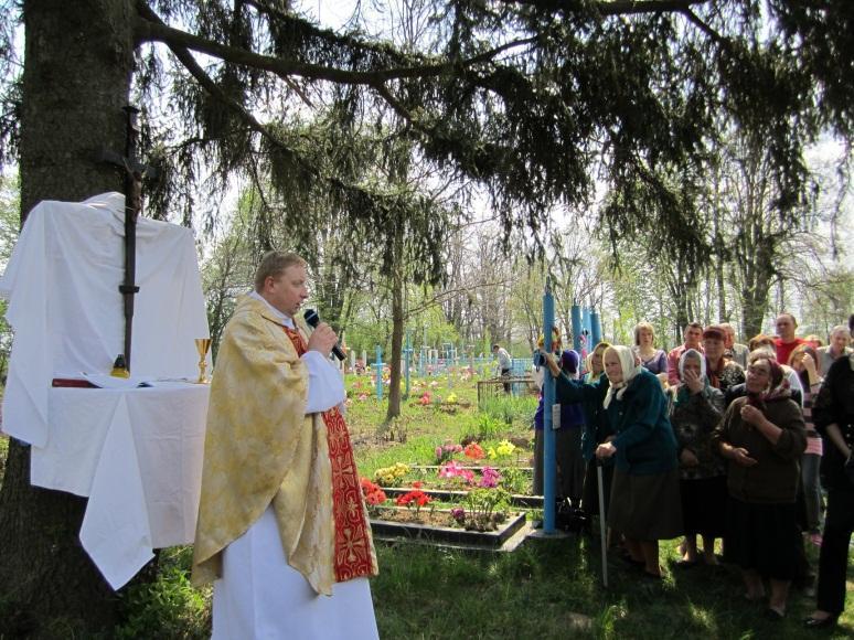 W Wigilii Paschalnej uczestniczyło ok. 65 parafian. Do odpustu parafialnego ku czci Miłosierdzia Bożego wierni przygotowywali się modląc się w kaplicy koronką o godz. 15.00.