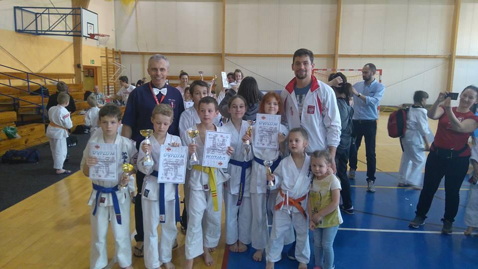 Mazowiecka Liga Karate Mińsk Mazowiecki, 1 kwietnia Podczas gdy część zawodników BKKK rywalizowała na turnieju w Kobierzycach, druga ekipa stanęła do walki w Lidze Mazowieckiej.