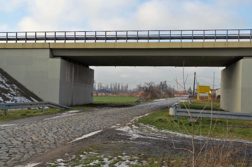 Drogi i chodniki Opracowanie dokumentacji projektowej budowy drogi gminnej: w Kalsku prowadzącej do posesji od nr 50 do nr 63 40 000 zł Przebudowa drogi gminnej: Krężoły- Obłotne - zadanie w trakcie