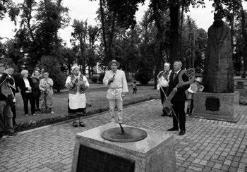 8 Rynek 10 Kościół pod wezwaniem św. Jana Apostoła i Ewangelisty Został wytyczony w 1538 roku. Przez ponad cztery stulecia pełnił funkcję handlową.