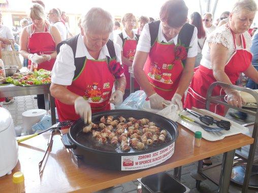 zja do dobrej zabawy. W Gali Kapel uczestniczą zespoły z całej Polski. W szadkowskim amfiteatrze zaprezentowały się m.in.