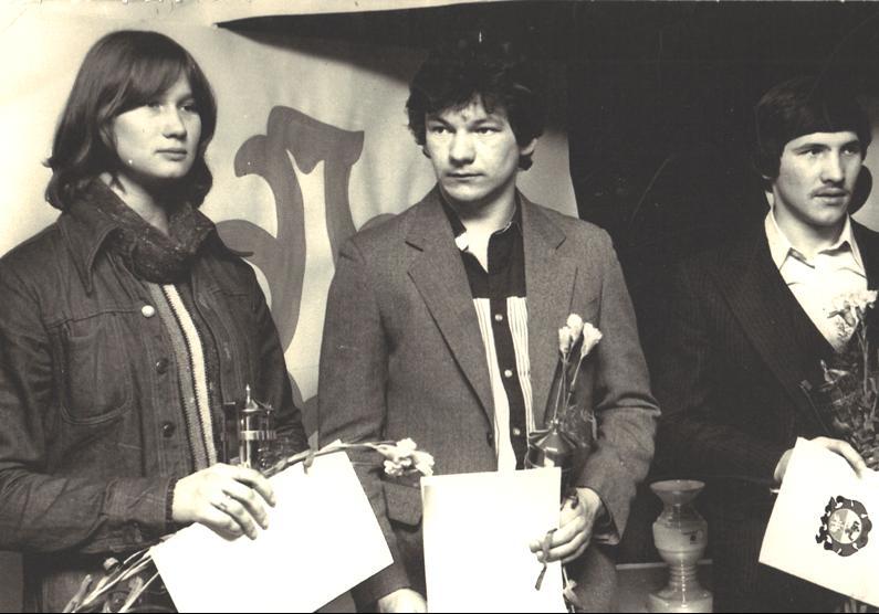 Grażyna Konopka (Narew Łomża) z lewej, w 1978 roku zdobyła srebrny medal w pchnięciu kulą w Mistrzostwach Polski
