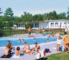 Na terenie ośrodka znajduje się basen letni (o wym.