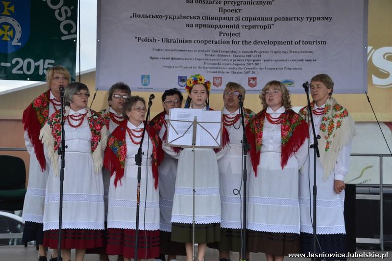 Kapelą Męską z Dorohuska oraz zespół Opalinka z Ukrainy i GOOD BAND z Majdanu Leśniowskiego.