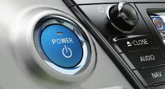 Aby uruchomić auto, wystarczy wcisnąć przycisk Power.