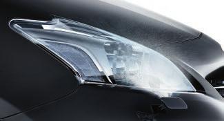 szyby tyle i tylna boczna chronią przed zbyt dużą ilością światła wewnątrz auta i