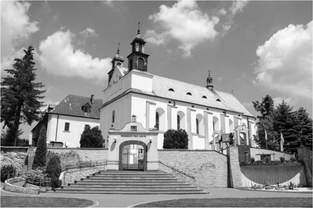 Według bardzo dawnej tradycji kult Matki Bożej Leśniowskiej związany jest ściśle z kultem Matki Bożej Jasnogórskiej.