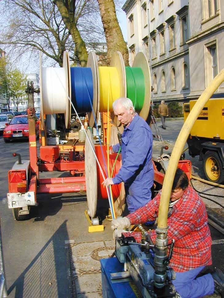 instalowane w istniejących wolnych lub częściowo zajętych rurach HDPE.