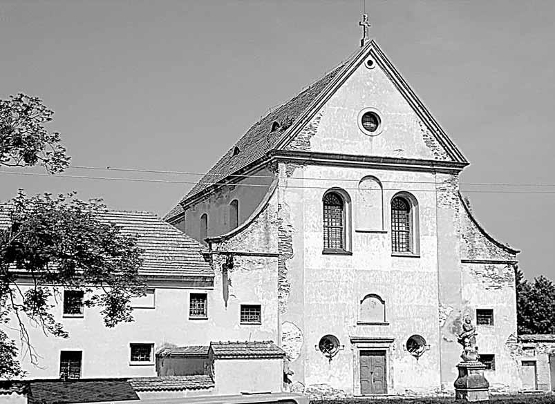 Il. 40. Olesko. Klasztor Kapucynów i kościół pw. św. Józefa Zamek i kaplica zamkowa Zamek znajduje się ok. 1 km od rynku, na wzgórzu otoczonym niegdyś bagnami 11.