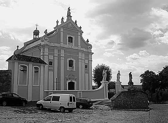 kołaja, dawny kościół ormiański pw. Zwiastowania NMP 37. Początkowo był to budynek drewniany, który mógł powstać nawet w XIII w.