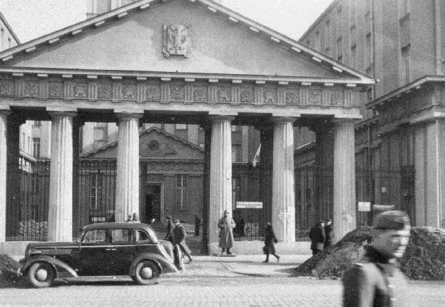 Pałacyk Michla sł. i muz. Józef Szczepański, ps. Ziutek, 4 VIII 1944 1. Pałacyk Michla, Żytnia, Wola, bronią jej chłopcy od Parasola. Choć na tygrysy mają visy, to warszawiaki, fajne chłopaki są!