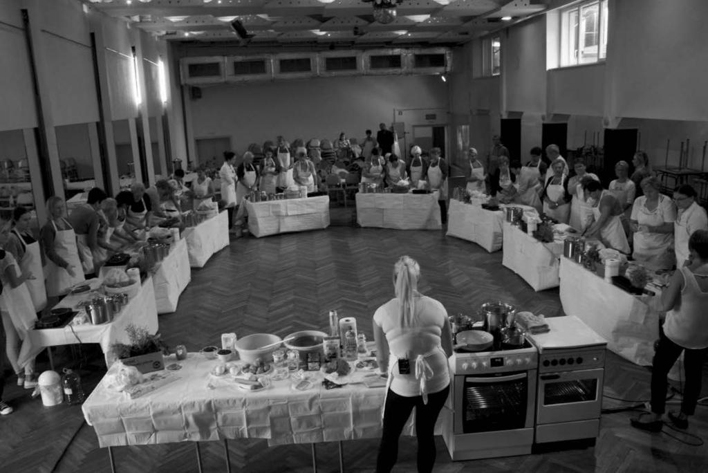 174 Marcela Szymańska Fotografia 1. Pierwsze warsztaty kulinarne w ramach projektu Kulinarny powrót do tradycji, Krzanowice 2016 r. (fot.
