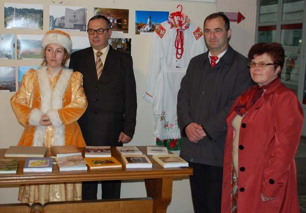 În încheiere, autorul a mulţumit tuturor celor prezenţi. Expoziţia va fi deschisă în perioada 15 31 noiembrie. Stanislava Iachimovschi Foto: F. Marculeac kolorów uznał za dowód presji czasu.