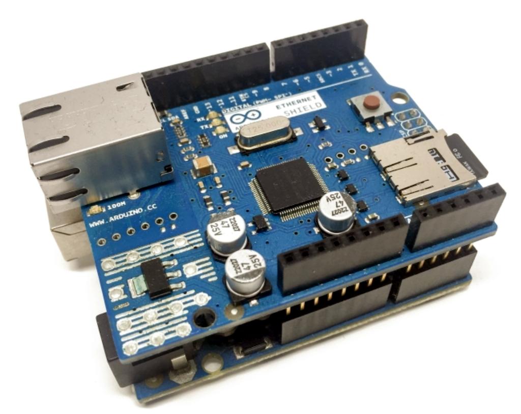 Z pomocą Arduino budujemy mikrofon podsłuchowy Używanie karty SD Pierwszą czynnością, którą wykonamy w tym projekcie jest sprawdzenie, czy możemy rzeczywiście uzyskać dostęp do karty pamięci SD.