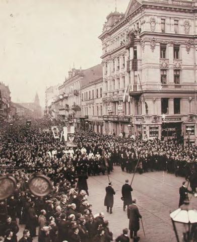 Pałac Jabłonowskich nazywany Starym Ratuszem, ponieważ taką funkcję pełnił przed II wojną światową.