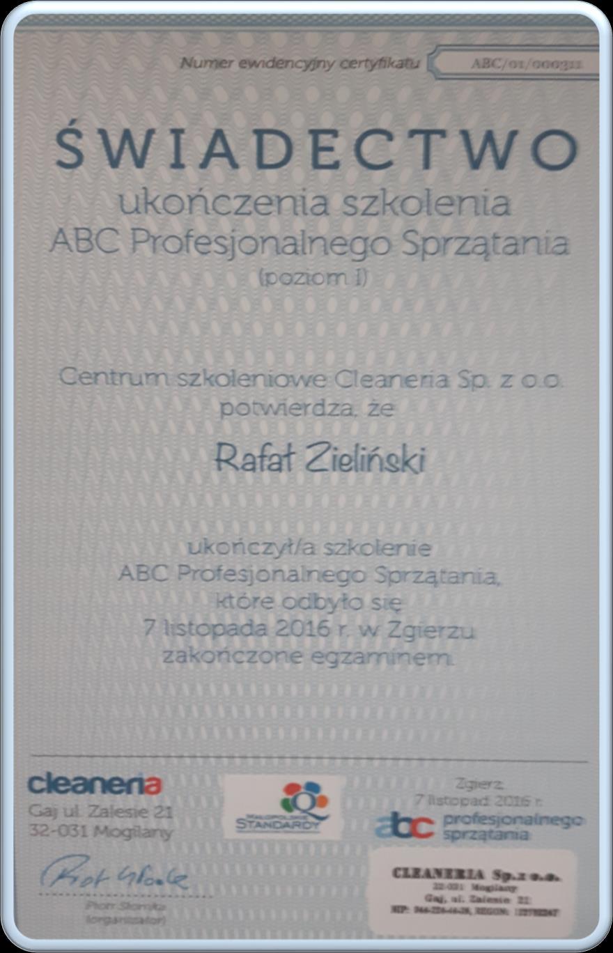 PROFESJONALIZM NASI PRACOWNICY SĄ ZAWSZE ODPOWIEDNIO PRZESZKOLENI TEORETYCZNIE I PRAKTYCZNIE Z ZAKRESU SPRZĄTANIA ORAZ UBRANI W ESTETYCZNĄ ODZIEŻ Z LOGO NASZEJ FIRMY DOBIERAMY OPTYMALNĄ TECHNOLOGIĘ I