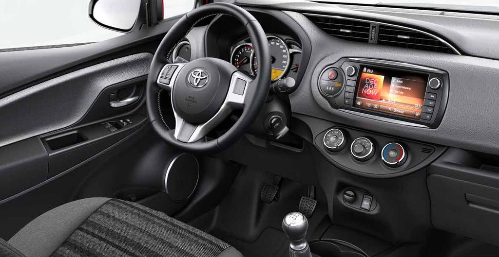 SKÓRZANA KIEROWNICA WIELOFUNKCYJNA SYSTEM BLUETOOTH KOMPUTER POKŁADOWY SYSTEM MULTIMEDIALNY TOYOTA TOUCH 2 Z KAMERĄ