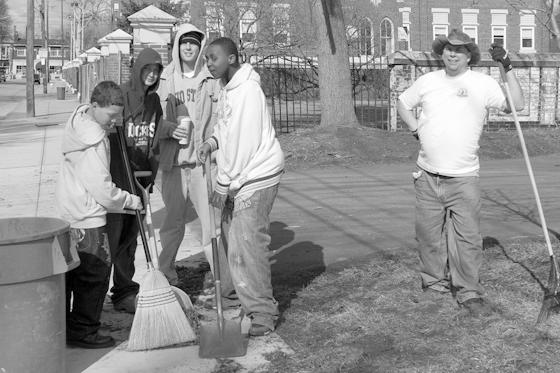 COMMUNITY NEWS APRIL 12, KWIETNIA 2009 John Sklodowski and a conscripted crew from our school THANKS!