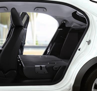 11 System siedzeń "MAGIC SEATS" Siedzenia, które dostosujesz do swoich potrzeb Innowacyjne tylne siedzenia "Magic Seats" zastosowane w nowej Hondzie Civic składają się na wiele różnych sposobów,
