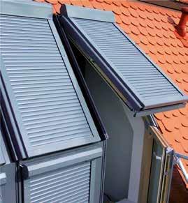 typu okna dachowego Dostępne dodatkowe wyposażenie Serie: - Roto 410-418, 310-328, H1- H3 - BRAAS BA, BA-O, BK, BL - BLEFA BL, BK - Velux VL, VX, VK, VT, VA Lamele: - B9 lub dwuwarstwowe lamele z