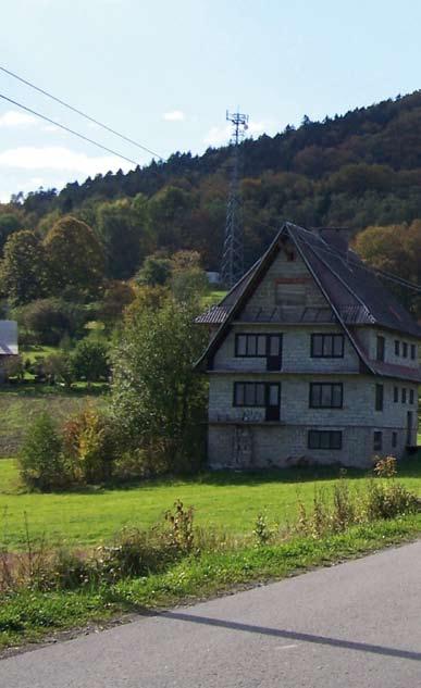 osuwiska oraz penetracji gołoborza poza wyznaczonym szlakiem, w celu ochrony rzadkich gatunków roślin. Jaskinie Wystarczająca jest ochrona bierna.