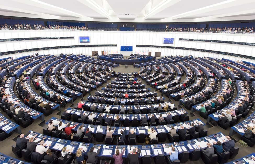Kobiety w PARLAMENCIE EUROPEJSKIM Jeżeli w poniższym opracowaniu nie podano inaczej: kobiety mężczyźni Źródła danych uu Parlament Europejski i jego organy: www.europarl.eu, stan na dzień 5.01.2014 r.