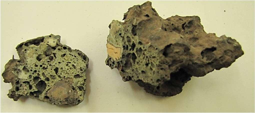 SYSTEMY WSPOMAGANIA w INŻYNIERII PRODUKCJI Geochemia i Geologia Środowiska Terenów Uprzemysłowionych 2016 Rys. 15.6 Próbka nr 5, widoczne liczne pory w szarozielonej masie 15.3.