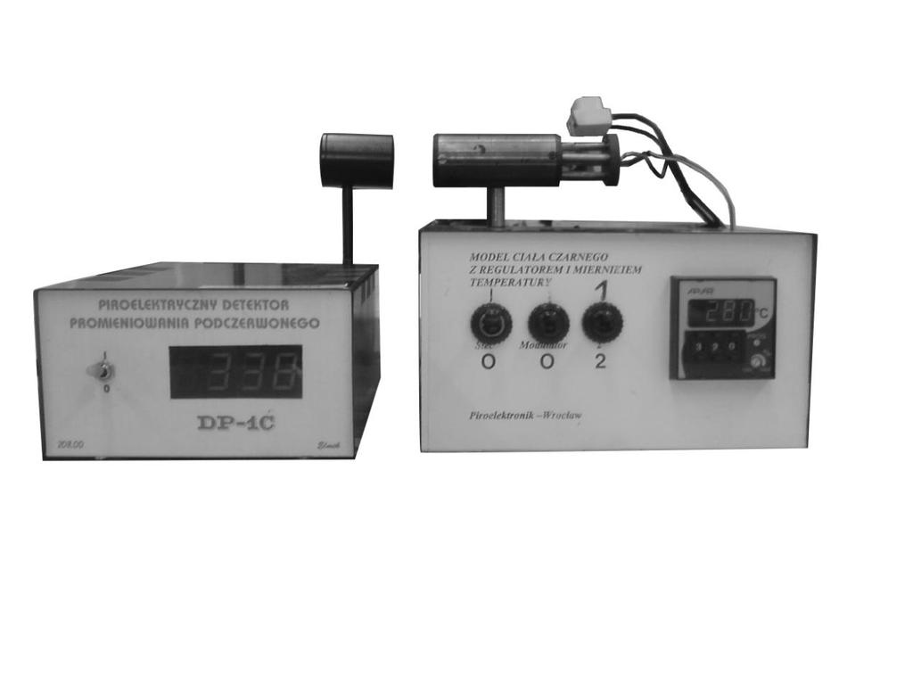 4.Szkic sytuacyjny i zdjęcie Rys.4.1 czujnik Pt 100 grzejnik Warstwa absorpcyjna elektrody piroelektryczny kryształ Regulator temperatury modulator detektor Zdj.