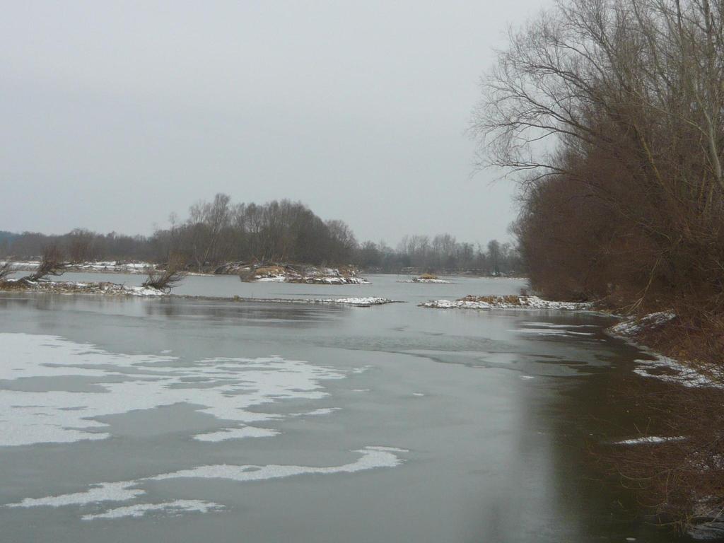 Fot. nr 33 Zniszczona budowla regulacyjna