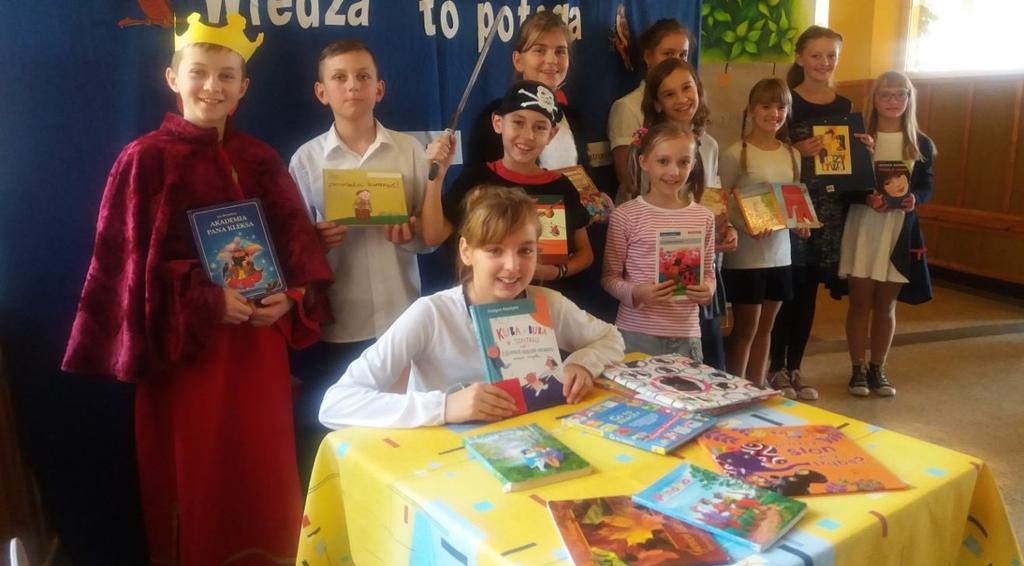 1. Obchody Międzynarodowego Miesiąca Bibliotek Szkolnych Program artystyczny w wykonaniu kl.