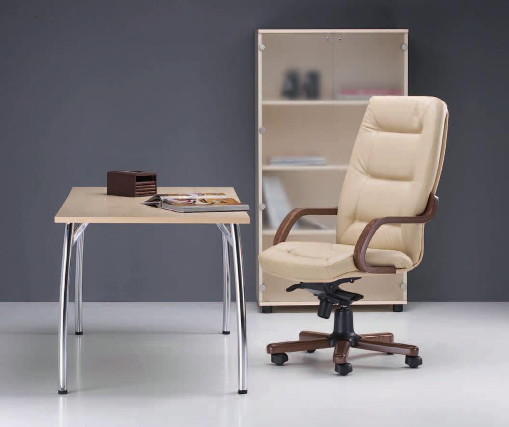Krzesło użyte w aranżacji: SENATOR, tapicerka: SP-12