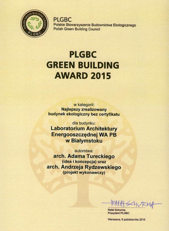 Green Building Award 2015 PL 2) 3) 4) 5) 6) 7) 8) 9) 10) 11) 12) siła i kierunek wiatru, nasłonecznienie, UV, 4 czujniki wilgotności otaczającego gruntu, 4 czujniki temperatury otaczającego gruntu w