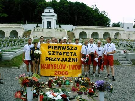 Dziś cmentarz uchodzi za najpiękniejszy pomnik oręża polskiego.