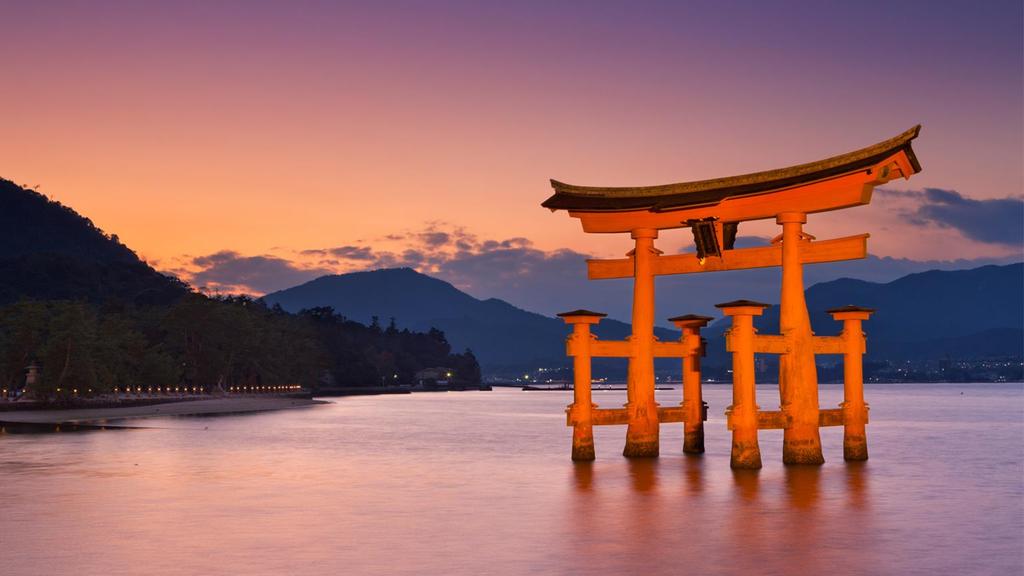 Japonia stanowi obecnie jeden z najbardziej atrakcyjnych krajów na świecie, a każdego roku przybywają do niej tysiące turystów.