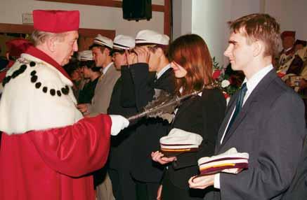 Nowa matura Kryteria postępowania kwalifikacyjnego na studia w Katolickim Uniwersytecie Lubelskim Jana Pawła II w roku akademickim 2006/2007 KUL prowadzi studia w trybie stacjonarnym (dziennym) i