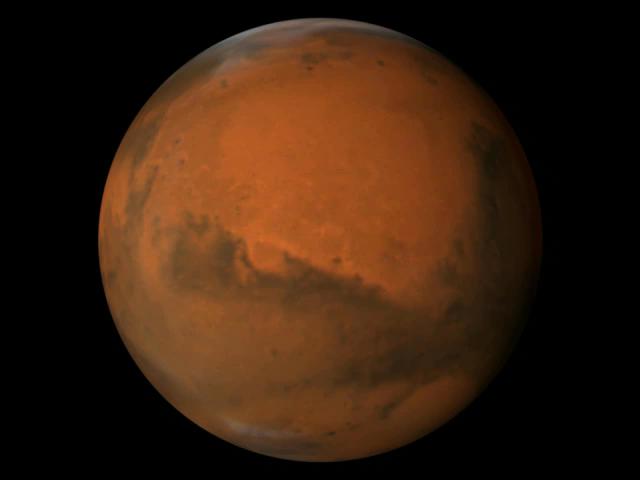 parametr Mars Ziemia półoś wielka 1,52 j.a. 1,0 j.a. okres orbitalny 1,88 roku 1 rok okres synodyczny 2,14 lat - - - mimośród 0,094 0,017 promień masa 3402 km (0,53 R Z ) 0,64 10 24 kg (0,11 M Z ) 6370 km (1,0 R Z ) 6 10 24 kg (1,0 M Z ) śr.