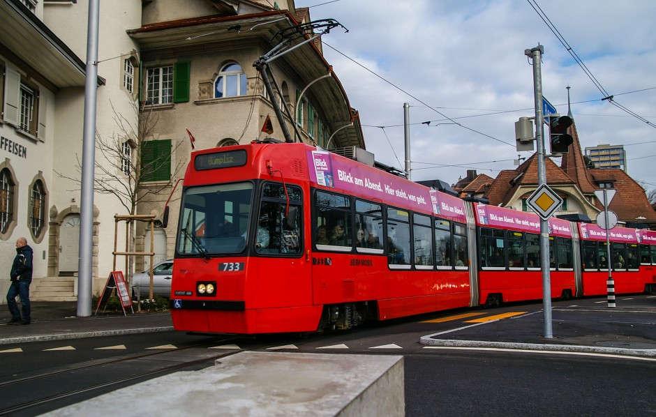 Zastrzyk 40 takich tramwajów spowodowałby, że 3-4 linie mogłyby być obsługiwane taborem niskopodłogowym zamiast Konstalami 805. Be 4/8 (z Bern) tzw. Vevey-Trams Bern posiada 12 szt.