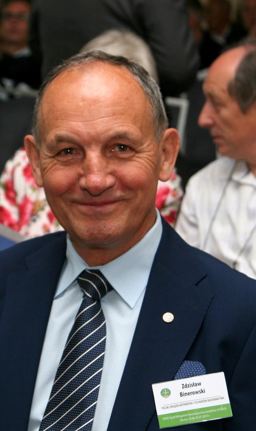 Paweł Dąbrowski, Marek Kawczyński, Waldemar Sztukiewicz, Elżbieta Wyczałek, Ireneusz Wyczałek Zjazdowi życzę, aby ocena ustępujących władz