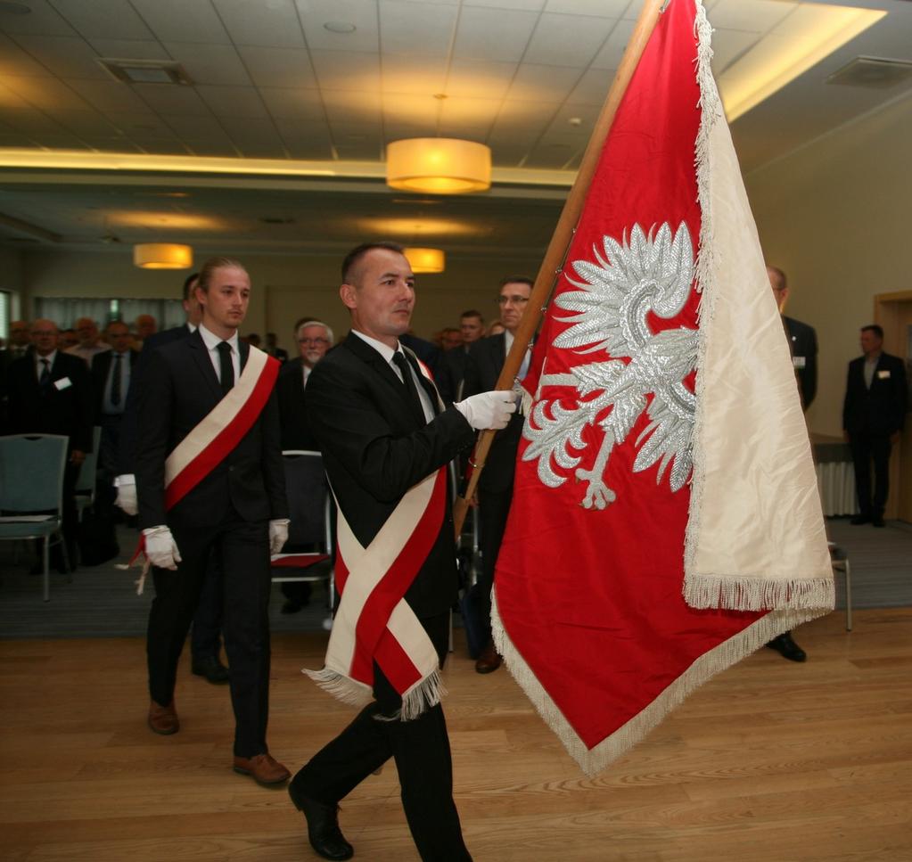 Stowarzyszenie Inżynierów i Techników Przemysłu Materiałów Budowlanych wyróżniło Odznaką Honorową: Złotą Stanisława Cegielskiego; Srebrną Włodzimierza Kędziorę.