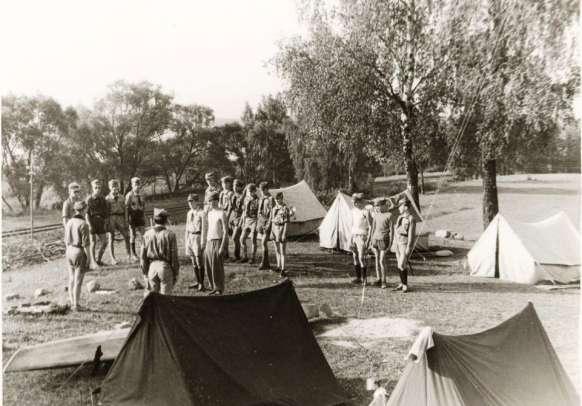 Kajakarski obóz wędrowny (Giżycko 1959), poranny raport odbiera