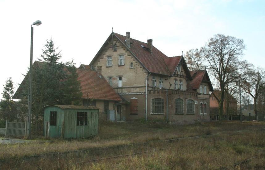 mała architektura kolejowa, wieża wodna z betonowym zbiornikiem w Konotopie, możliwość łatwej