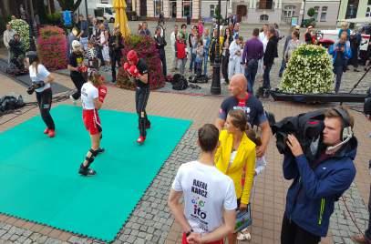 SUKCESY I MEDIA Nasz Klub zrzeszony jest w Polskim Związku Kickboxingu i międzynarodowej Federacji WAKO.