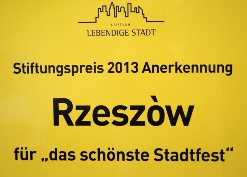 Rzeszów wyróżniony w międzynarodowym Konkursie Najpiękniejsze Święto Miasta za imprezę Festiwal Przestrzeni Miejskiej 2012 11 czerwca 2013 roku w Berlinie odbyła się uroczystość wręczenia nagród