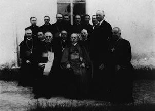 Mieszkający na stałe w Warszawie ks. Stefan Żeleński, prepozyt kapituły kolegiackiej w Ołyce, obchodził w 1928 roku 50-lecie kapłaństwa.