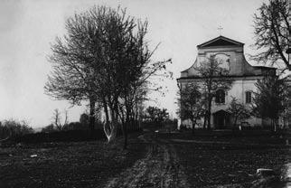 Po kasacie klasztoru karmelitanek, kościół zamieniono na cerkiew, a klasztor zamieniono na monaster. Obydwa budynki zostały odzyskane przez łacinników w 1922 roku. Rektorem kościoła i kapelanem SS.