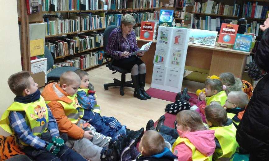 LEKCJA W BIBLIOTECE GARNIZONOWEJ W ramach współpracy pracy z