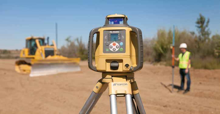 Dostępne opcje z czujnikiem na łatę laserową (Topcon LS-80L), z uniwersalnym czujnikiem na łatę i na maszynę (Topcon LS-B10) oraz z systemem bezprzewodowej transmisji sygnału z czujnika do kabiny 